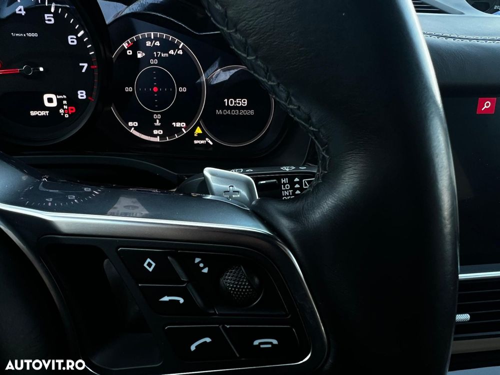 Porsche Cayenne - 22
