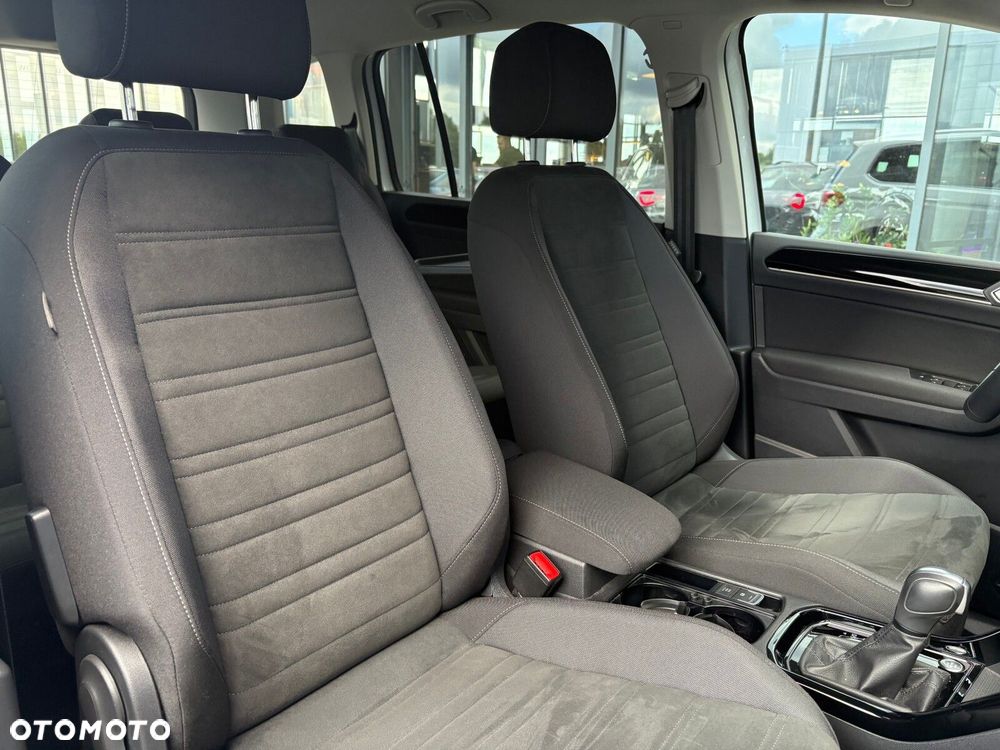 Volkswagen Touran - 18