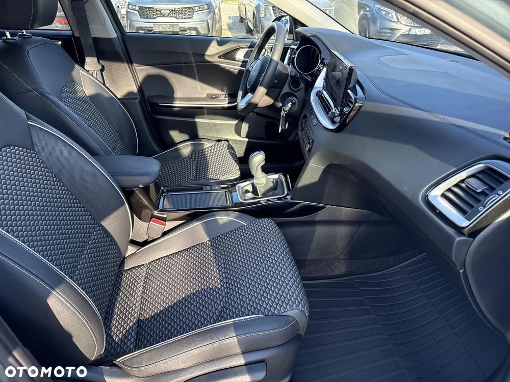 Kia XCeed 1.5 T-GDI L - 28
