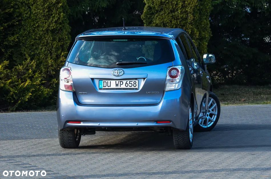 Toyota Verso 1.6 Premium 7os - 17