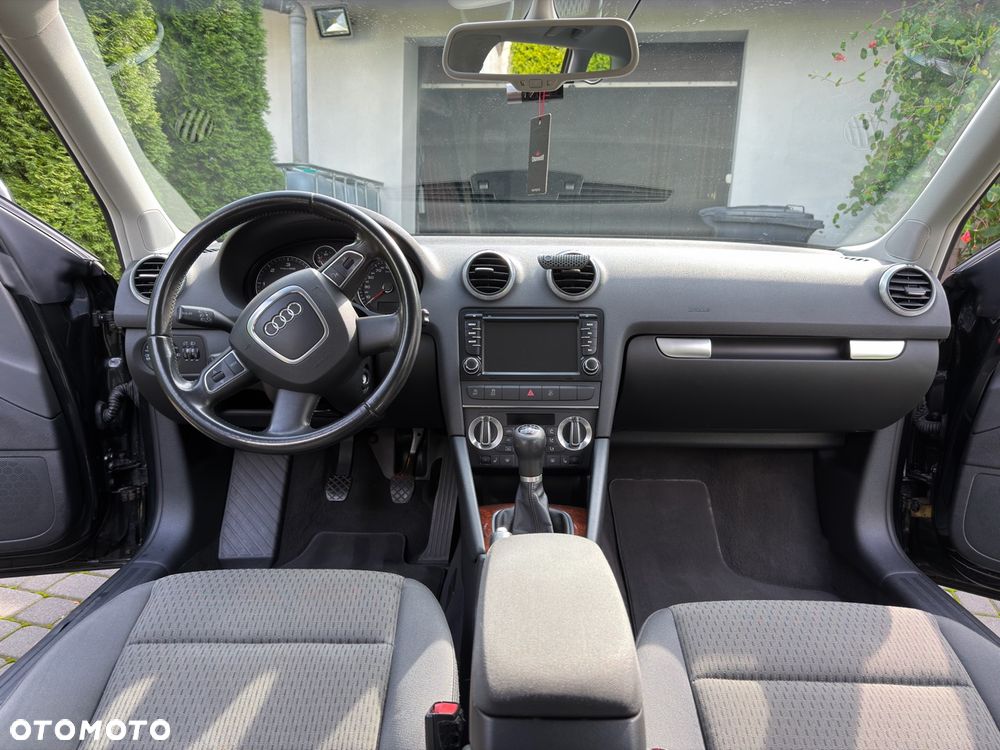 Audi A3 Sportback 2.0 TDI DPF Ambiente - 2