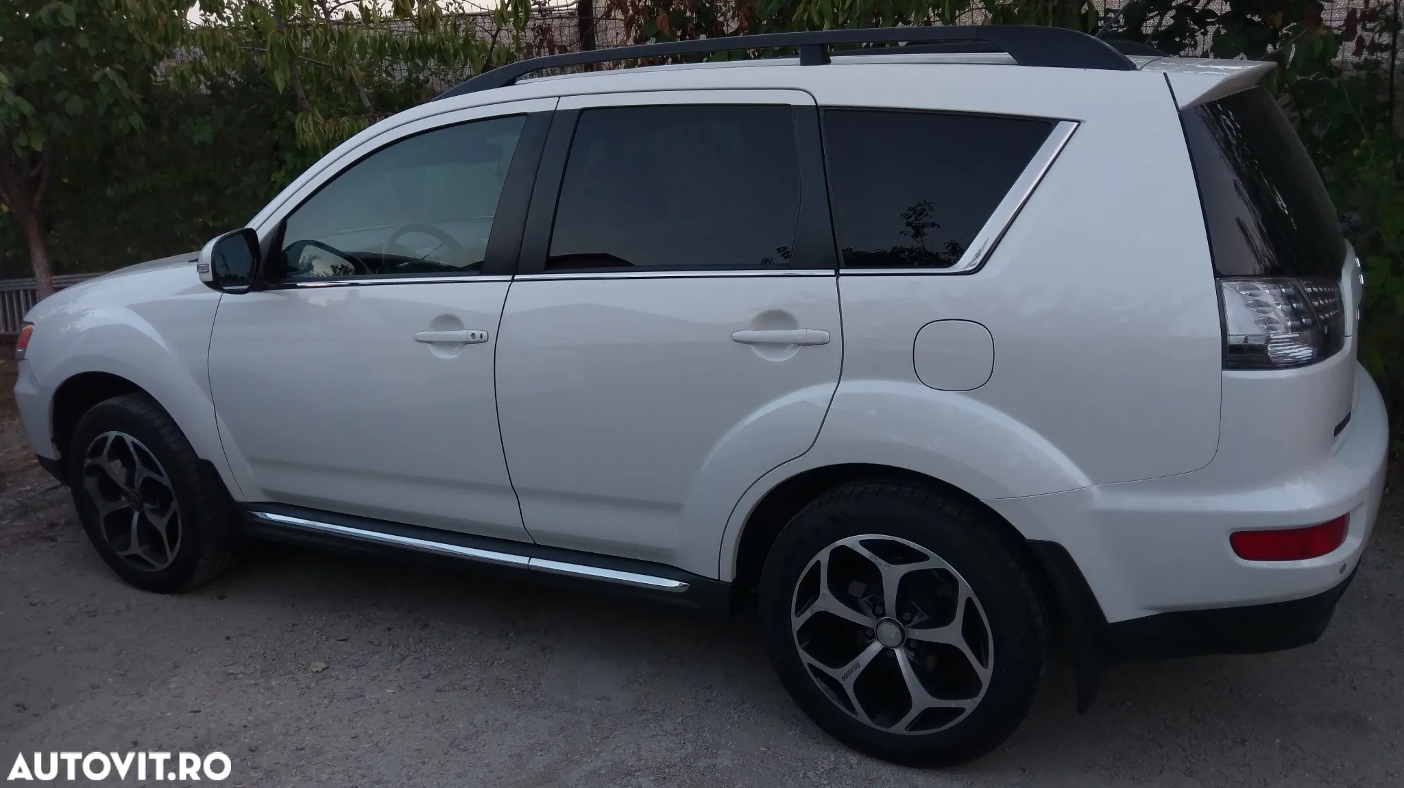 Mitsubishi Outlander - 6