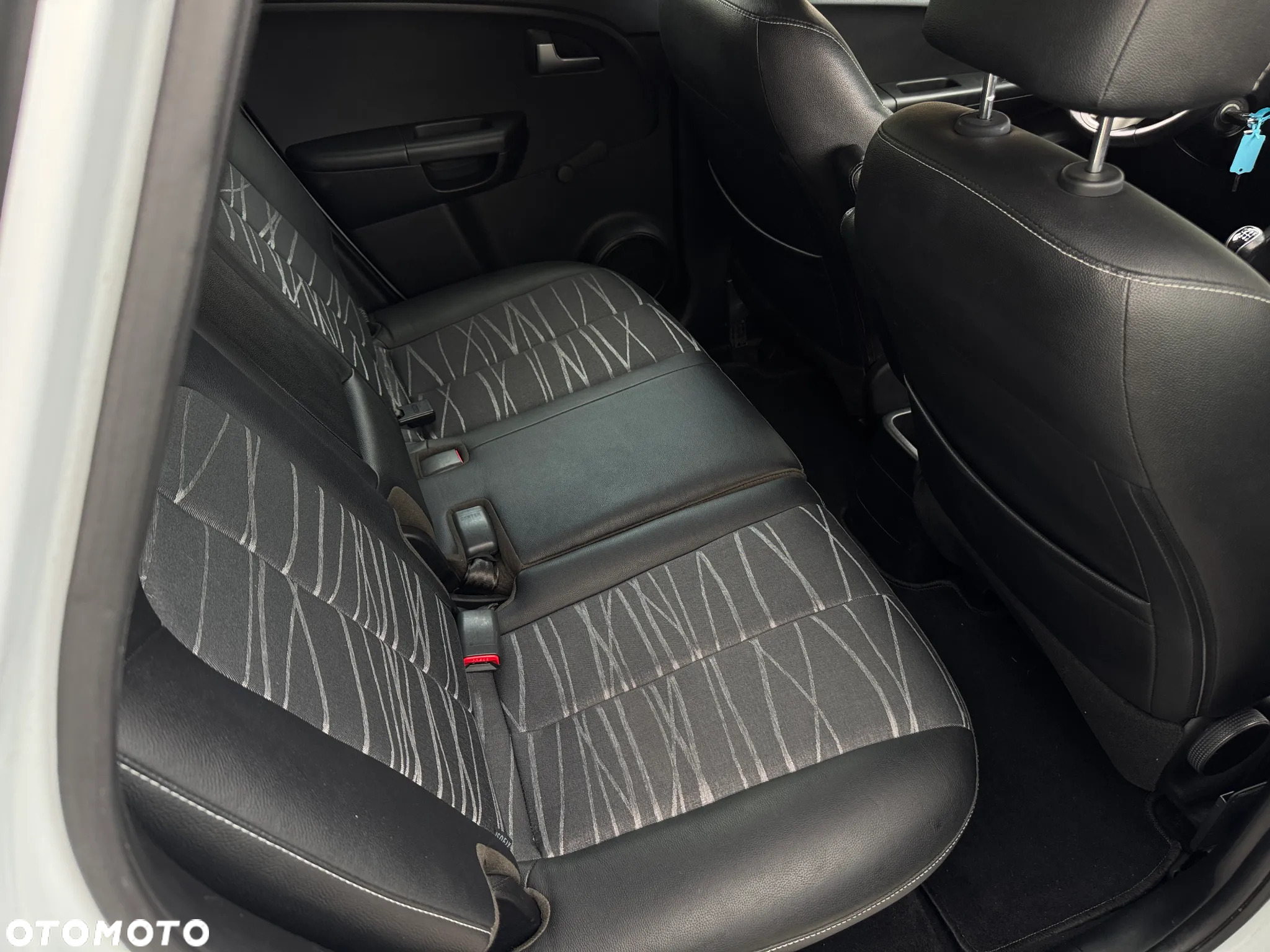 Kia Venga 1.4 CRDi L - 10