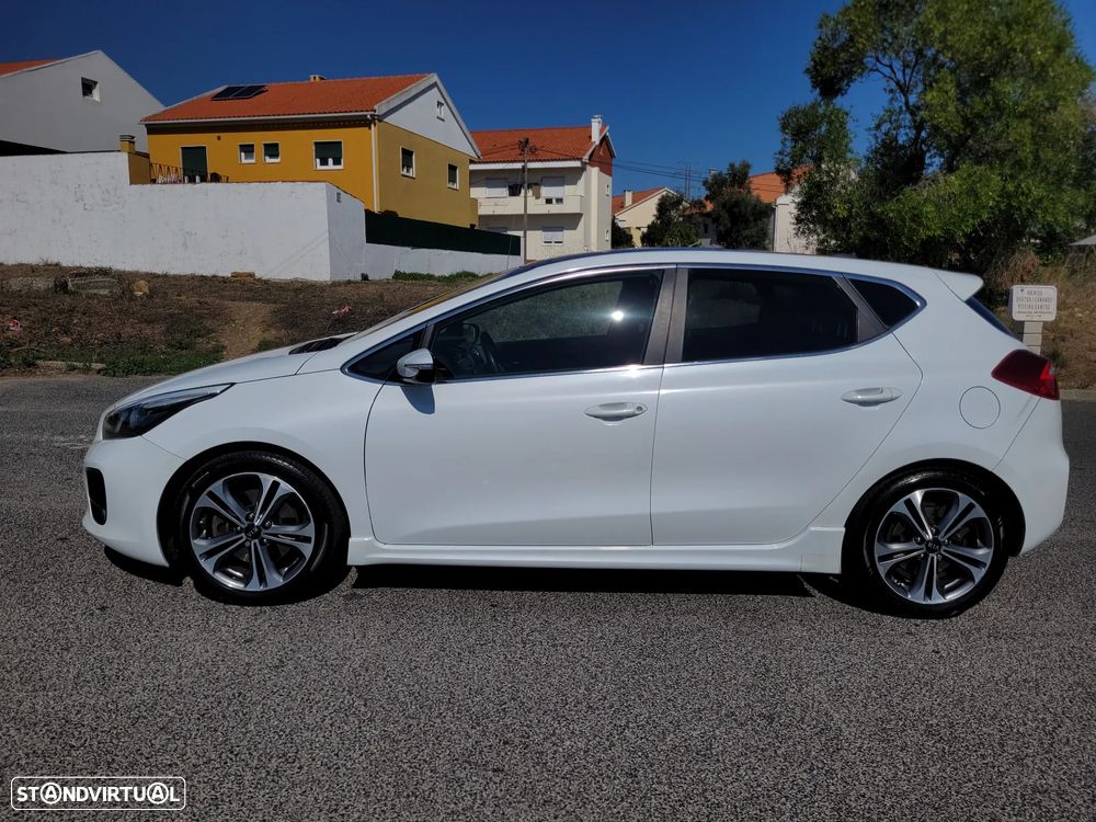 Kia Ceed 1.6 CRDi GT Line - 23