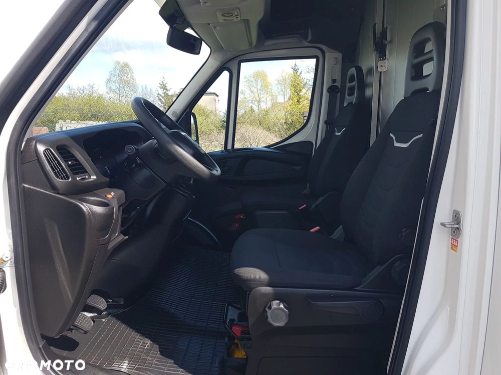 Iveco DAILY KONTENER NISKOPODŁOGOWY 4,43x2,23x2,42 SKLEP FOODTRUCK BAR KLIMA KONIOWÓZ KAMPER - 24
