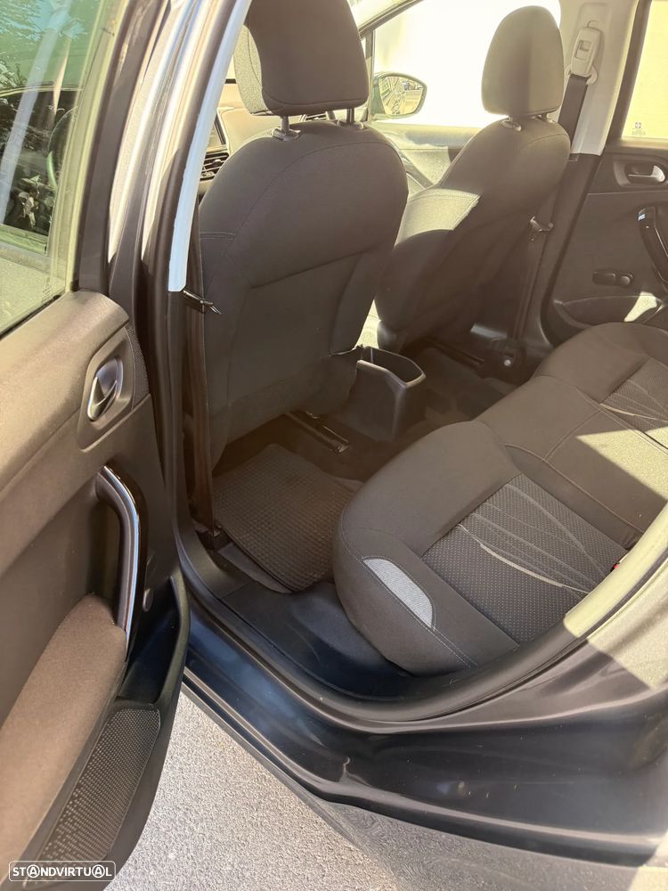 Peugeot 208 1.4 HDi - 4