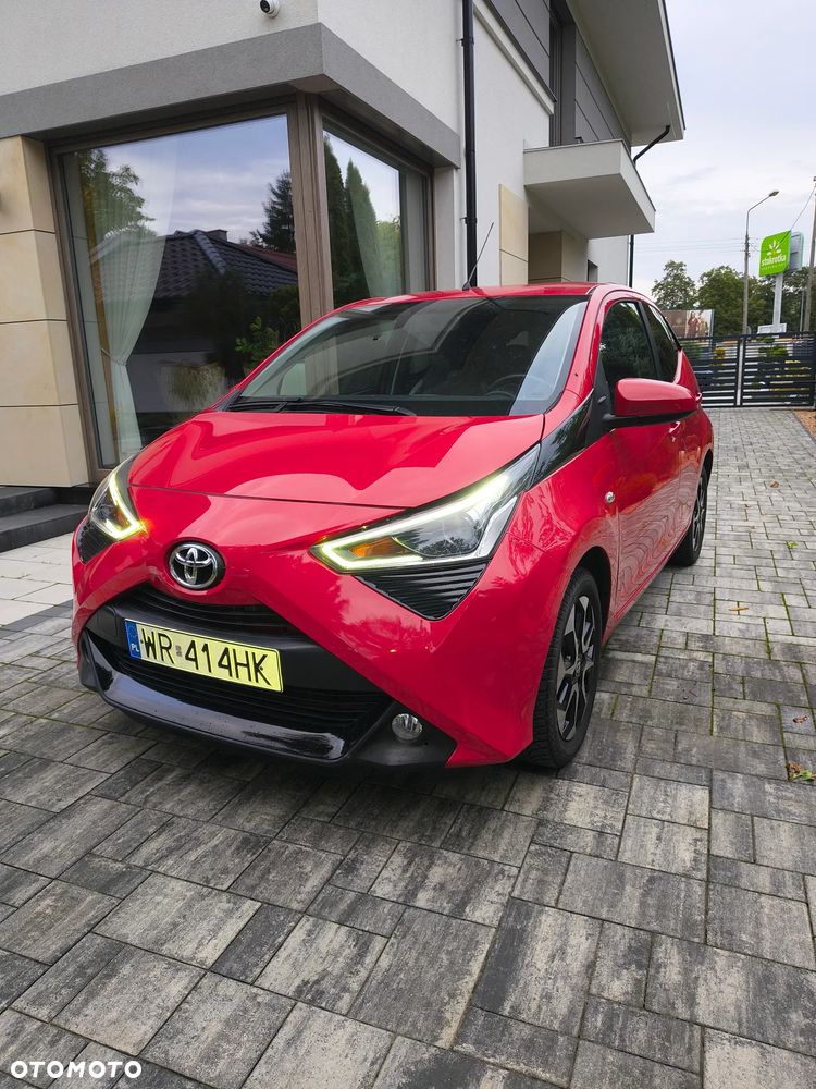 Toyota Aygo x.shift x-play connect - 1