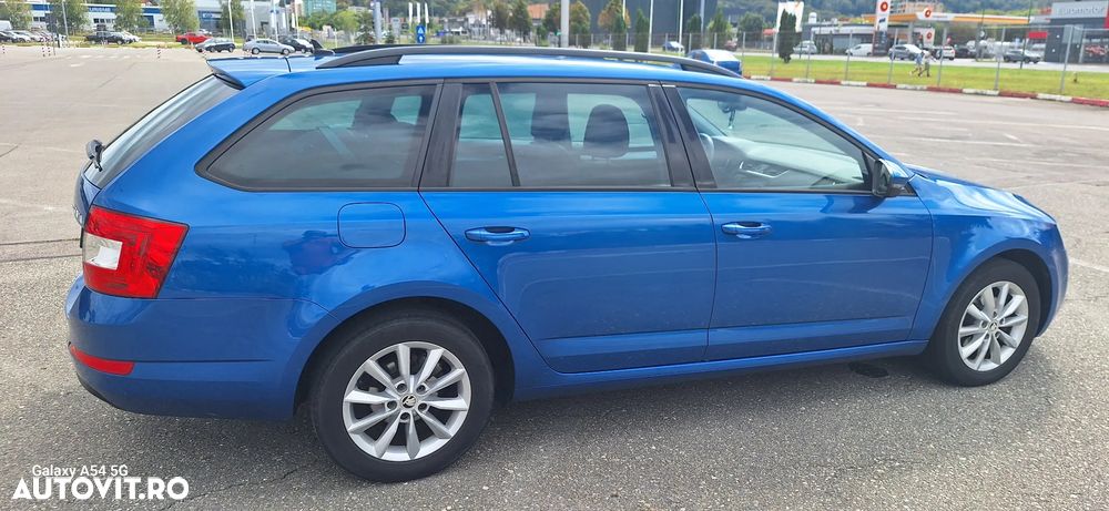 Skoda Octavia 1.6 TDI DSG Style - 2