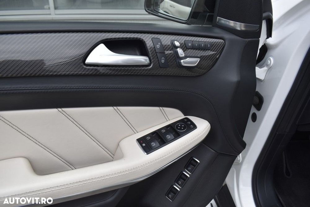 Mercedes-Benz GLS - 38