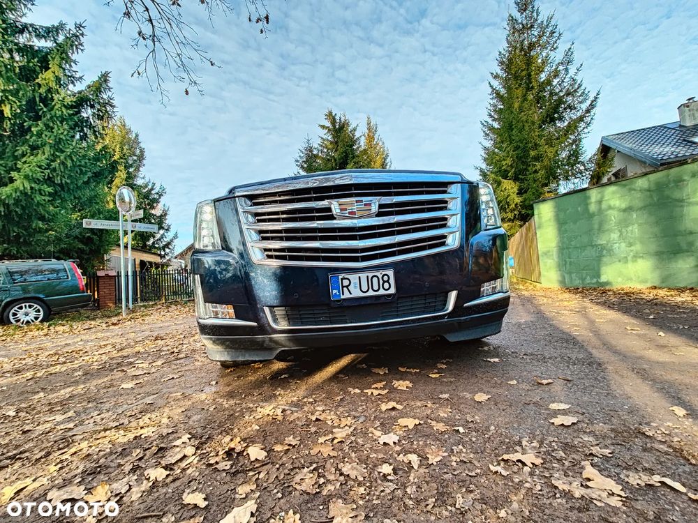 Cadillac Escalade - 36