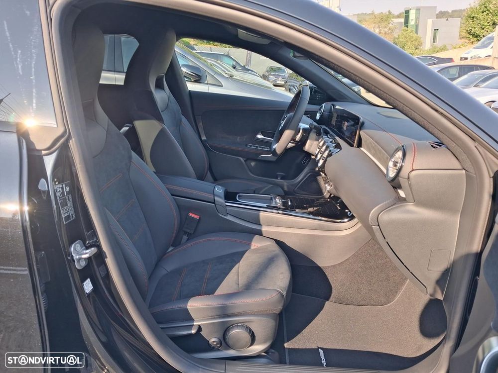 Mercedes-Benz CLA 250 e Shooting Brake AMG Line - 14