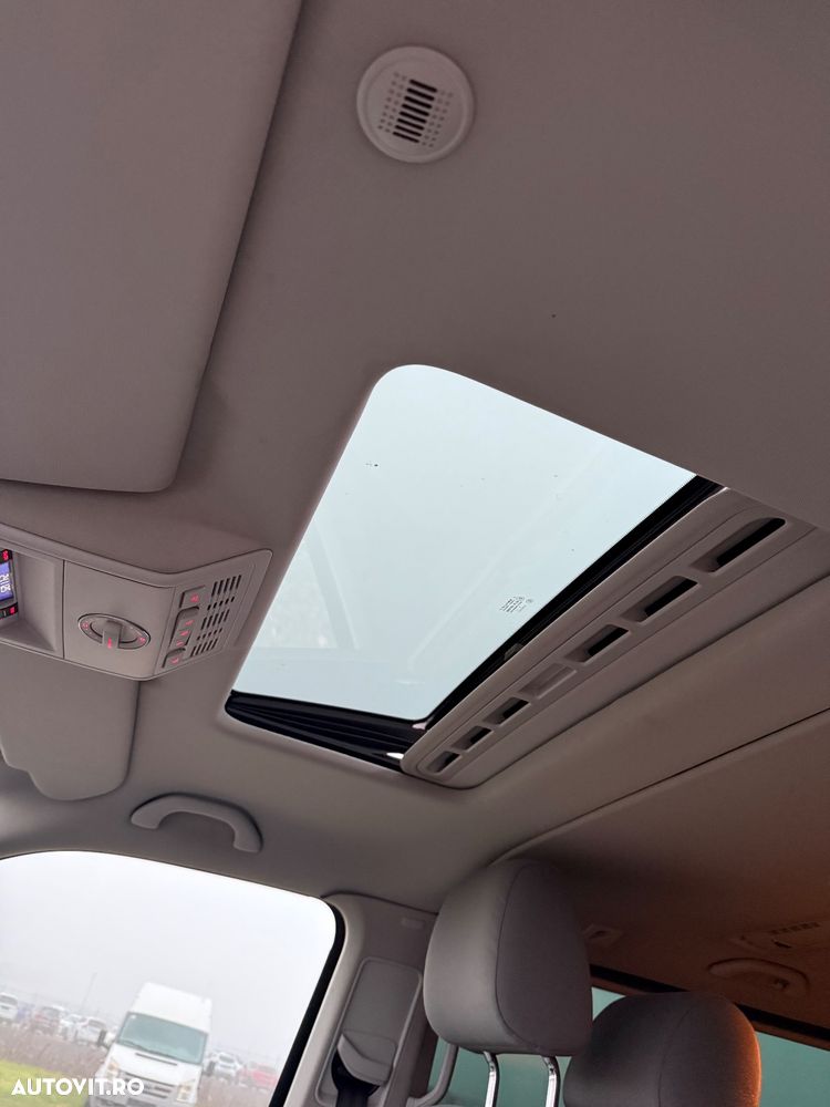 Volkswagen Multivan - 27