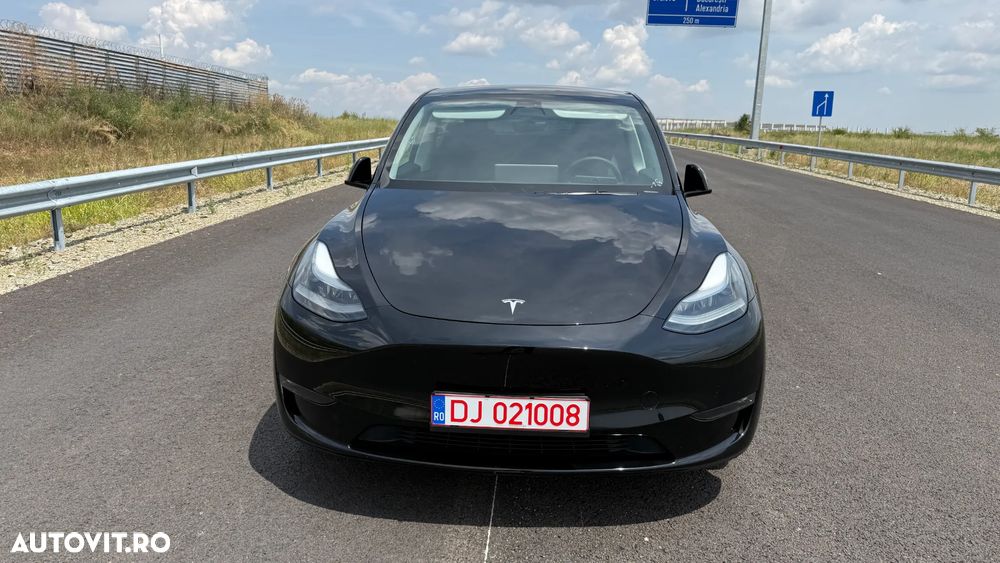 Tesla Model Y - 18