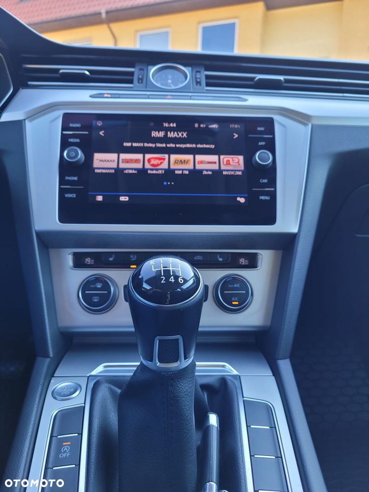 Volkswagen Passat 1.4 TSI BMT ACT Comfortline - 14