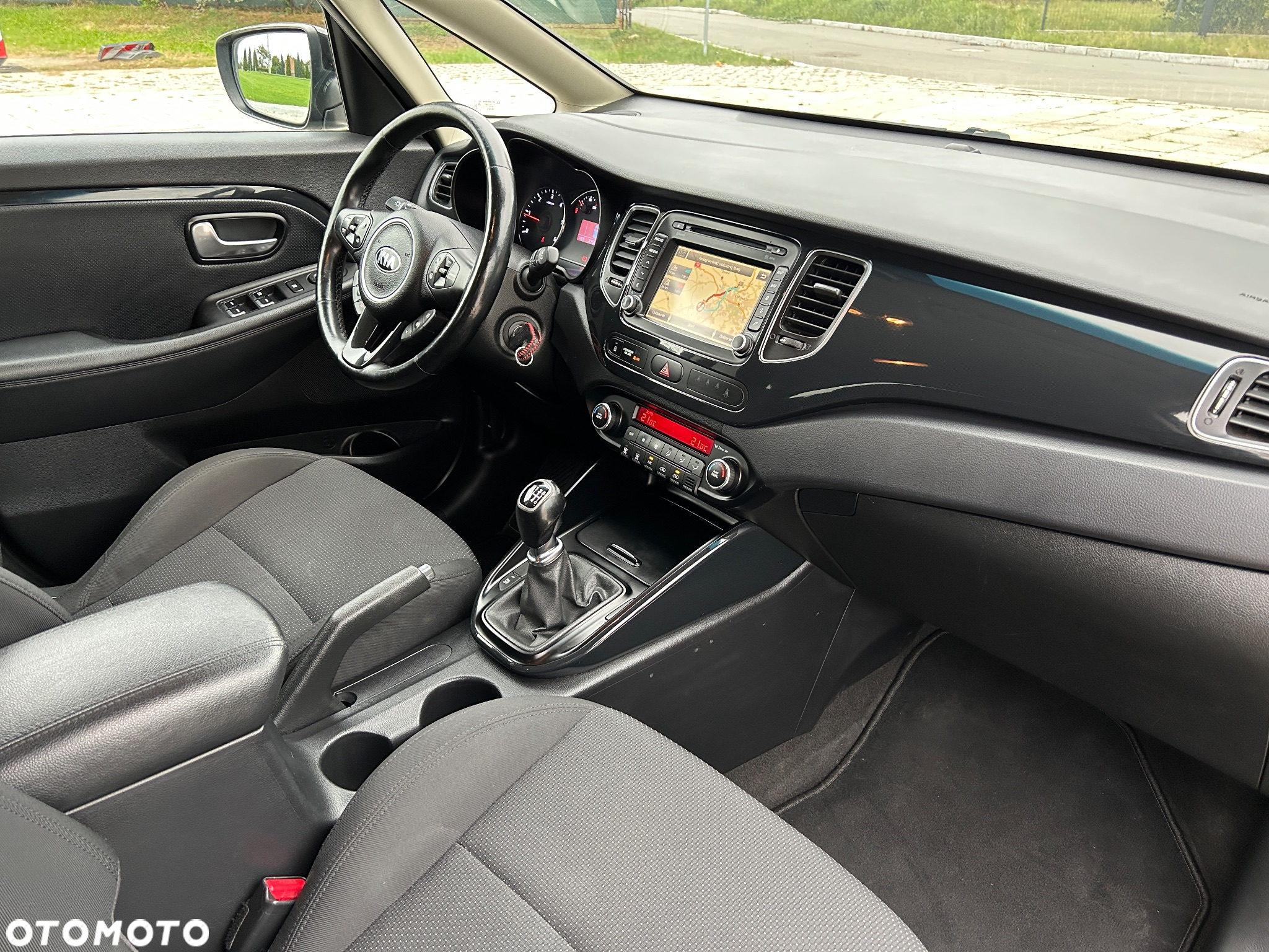 Kia Carens 1.7 CRDi Business Line - 25