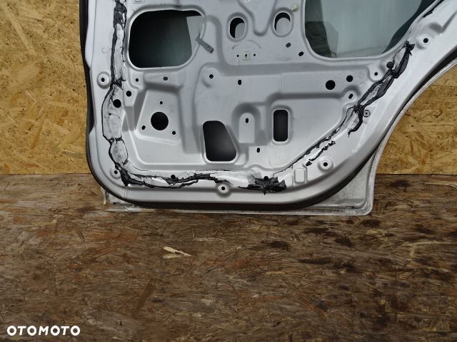 DRZWI PRAWY TYŁ PRAWE TYLNE MAZDA 323 NR645 - 8