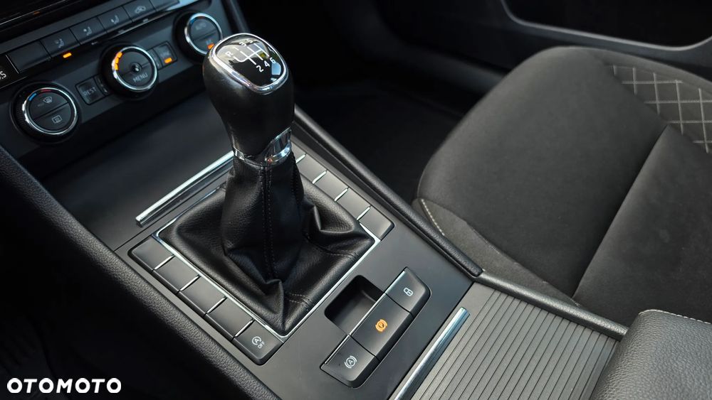 Skoda Superb 1.8 TSI Active - 34
