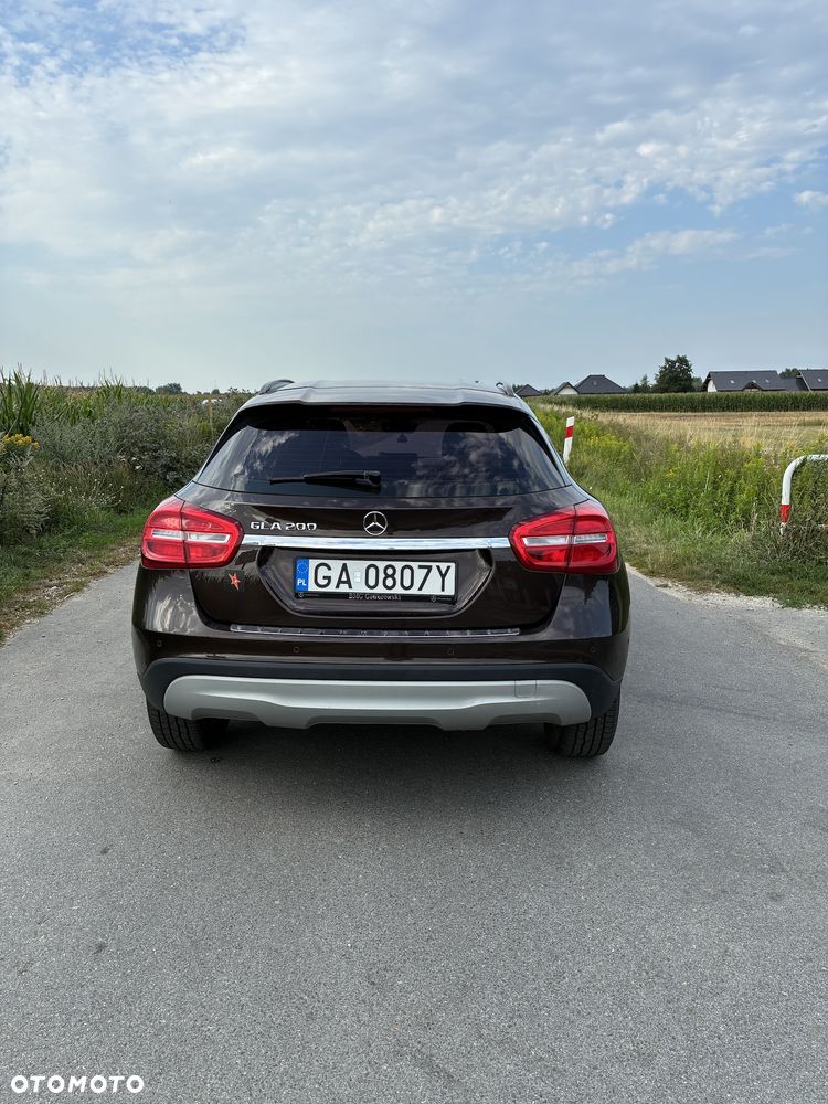 Mercedes-Benz GLA - 6