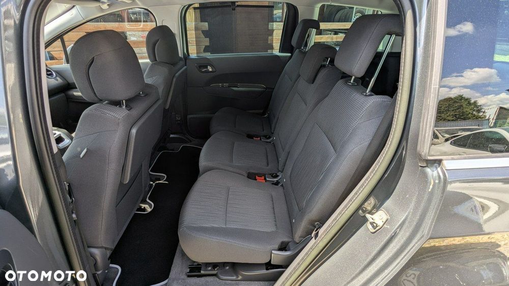 Peugeot 5008 - 16