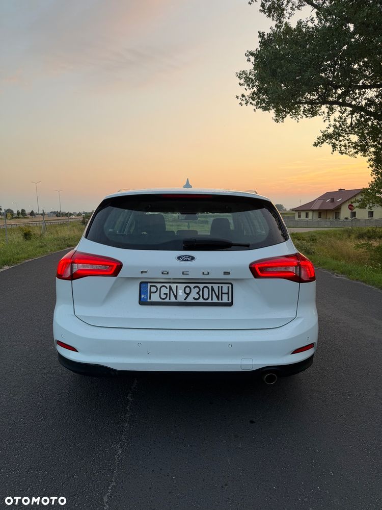 Ford Focus 1.0 EcoBoost Titanium Business - 4