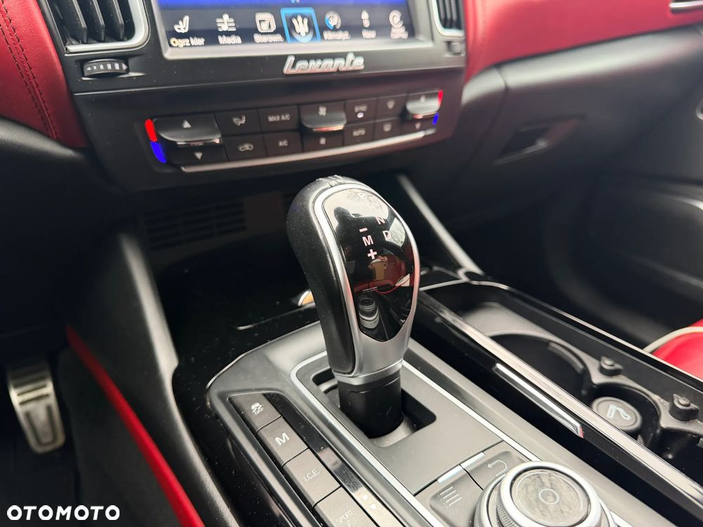 Maserati Levante ver-s - 12