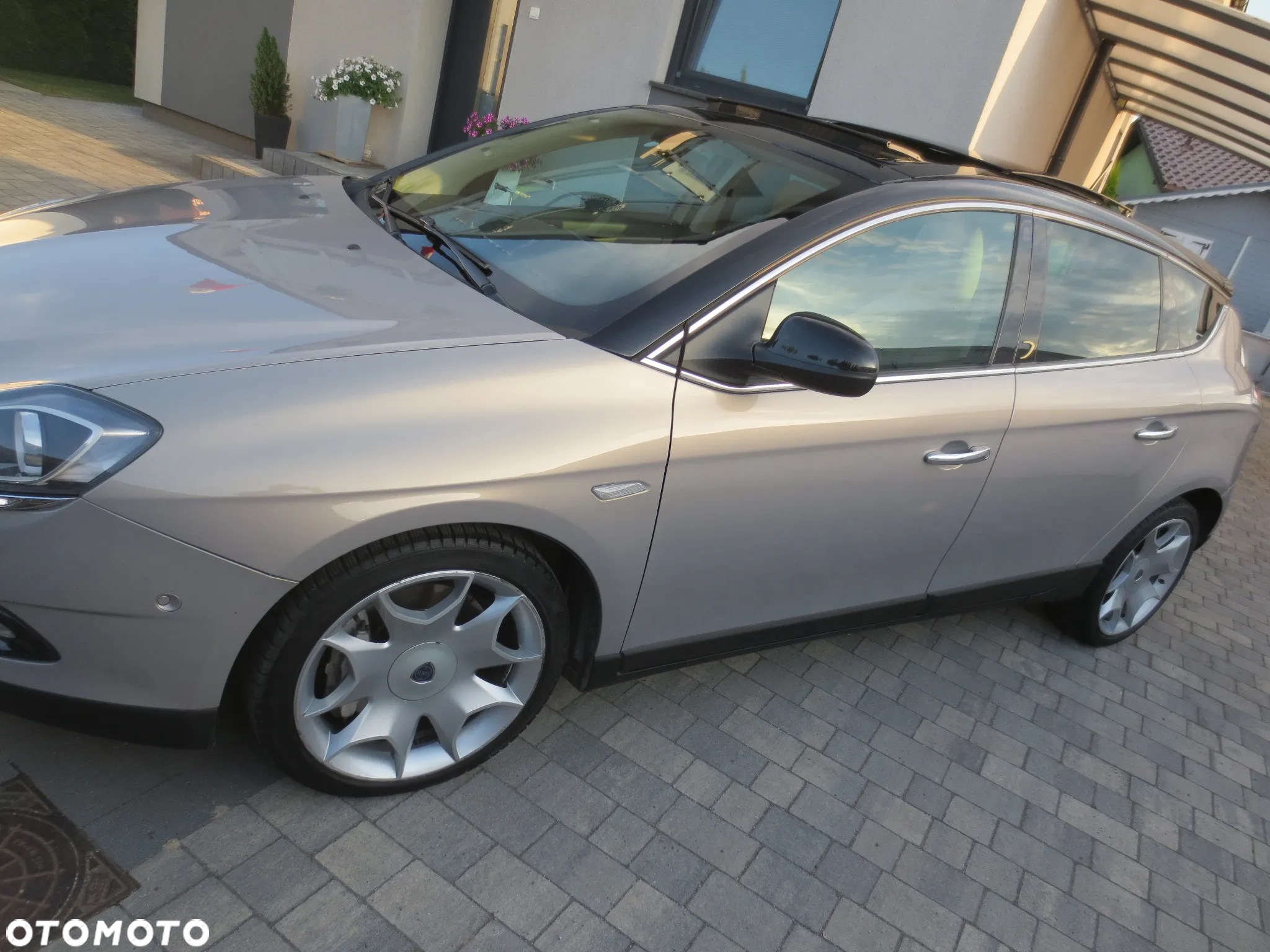 Lancia Delta 1.8 T-Jet Executive Sportronic - 25