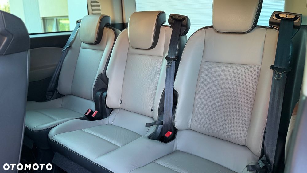 Ford Tourneo Custom - 27