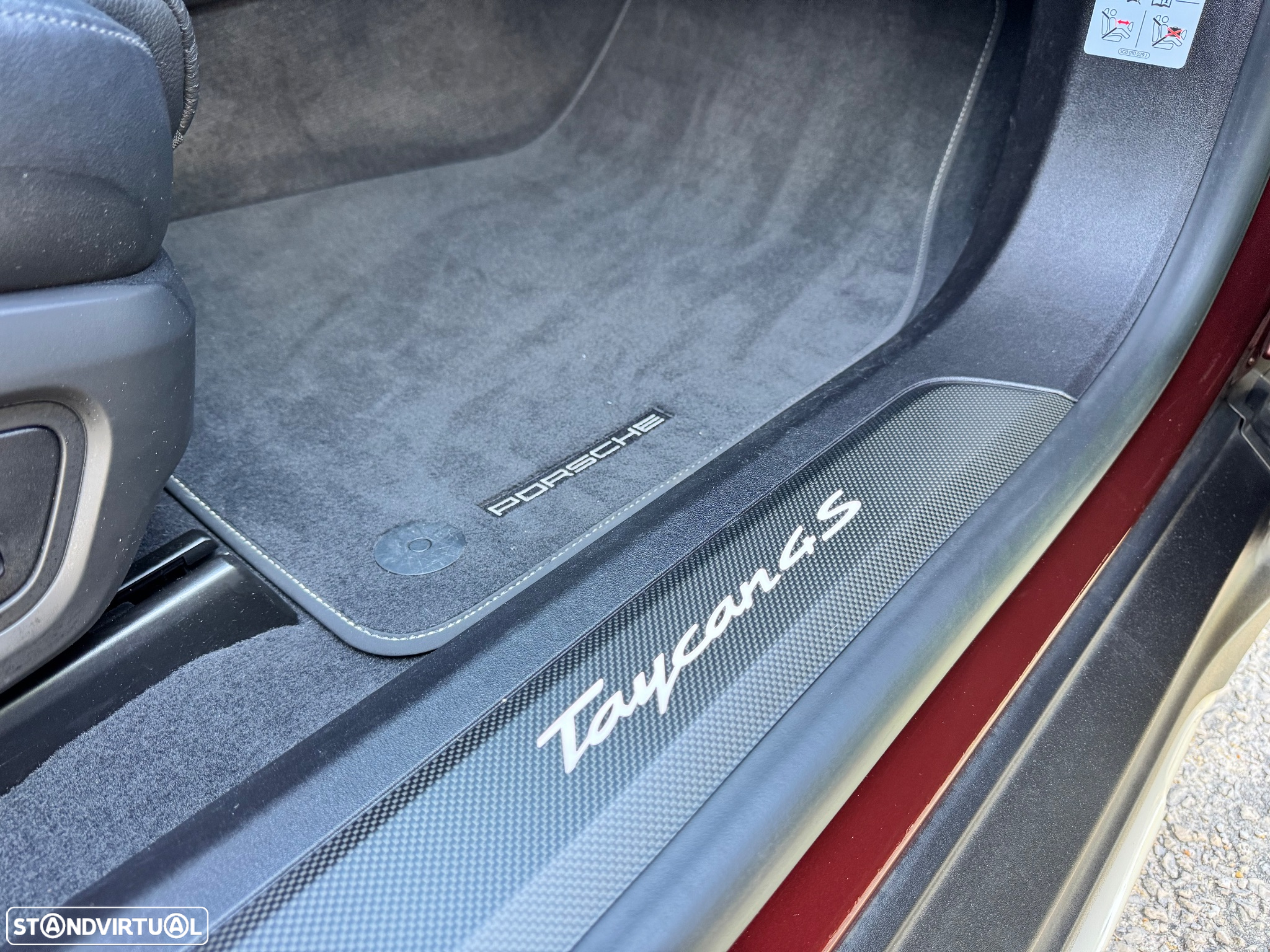 Porsche Taycan Cross Turismo 4S - 16