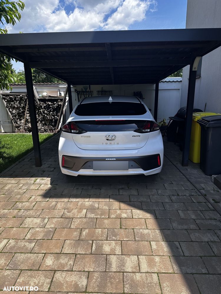 Hyundai IONIQ - 7