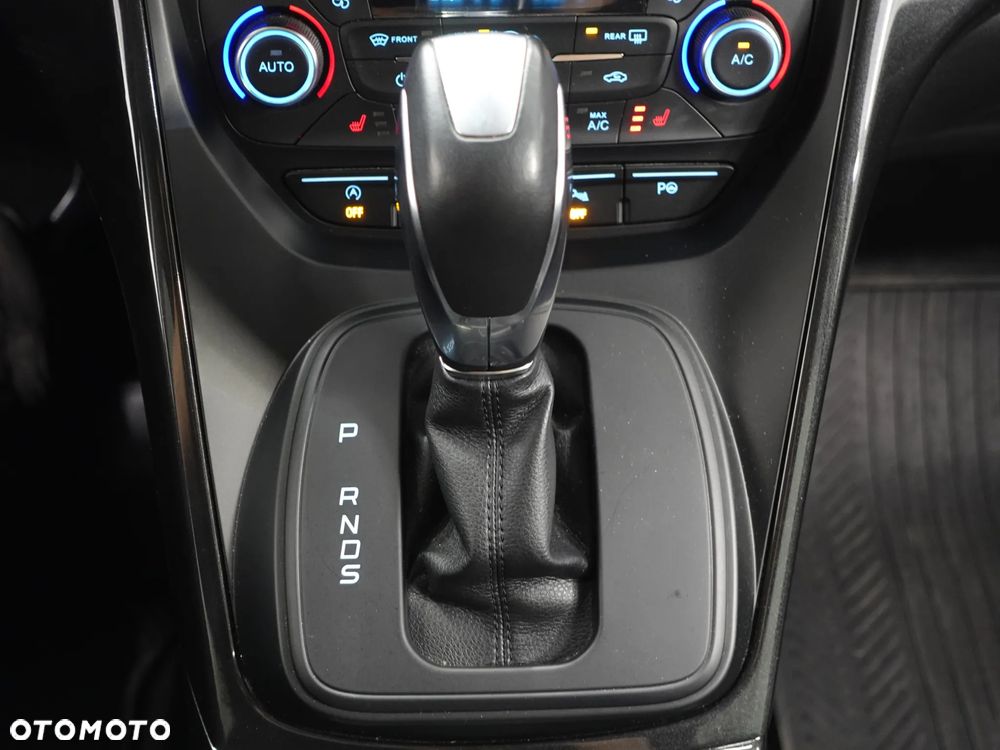 Ford Kuga - 31