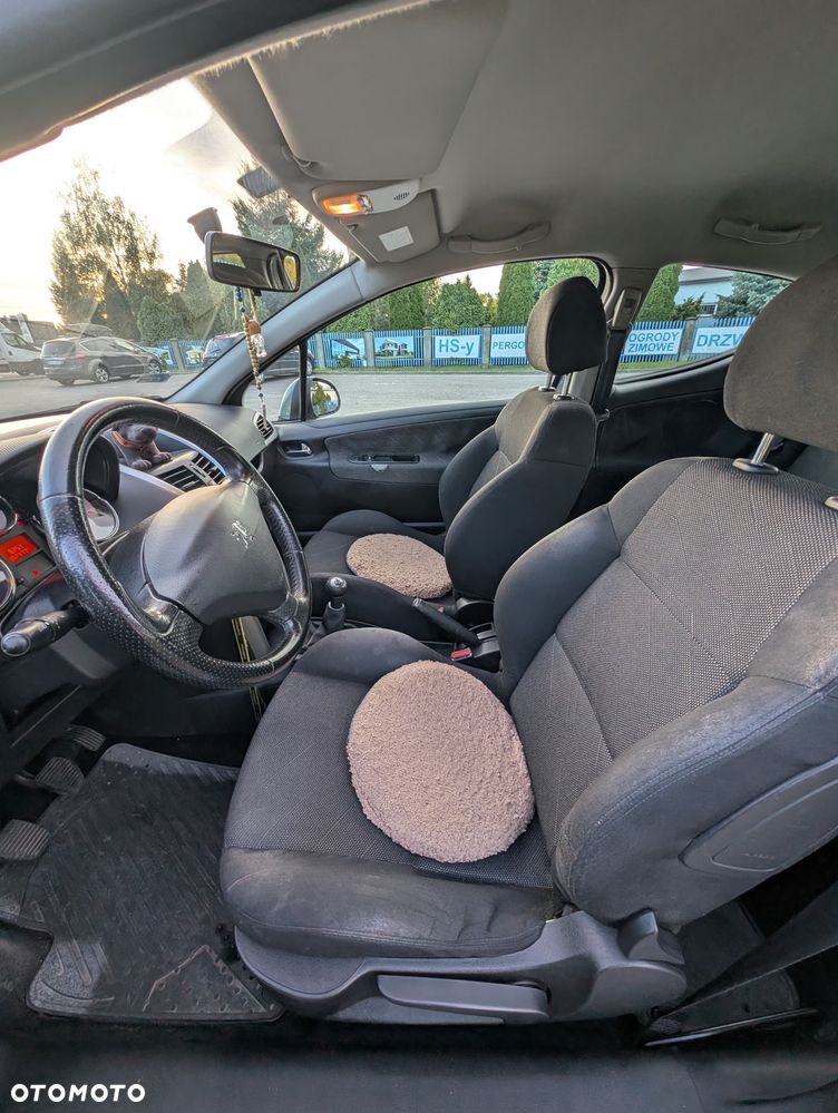 Peugeot 207 - 13