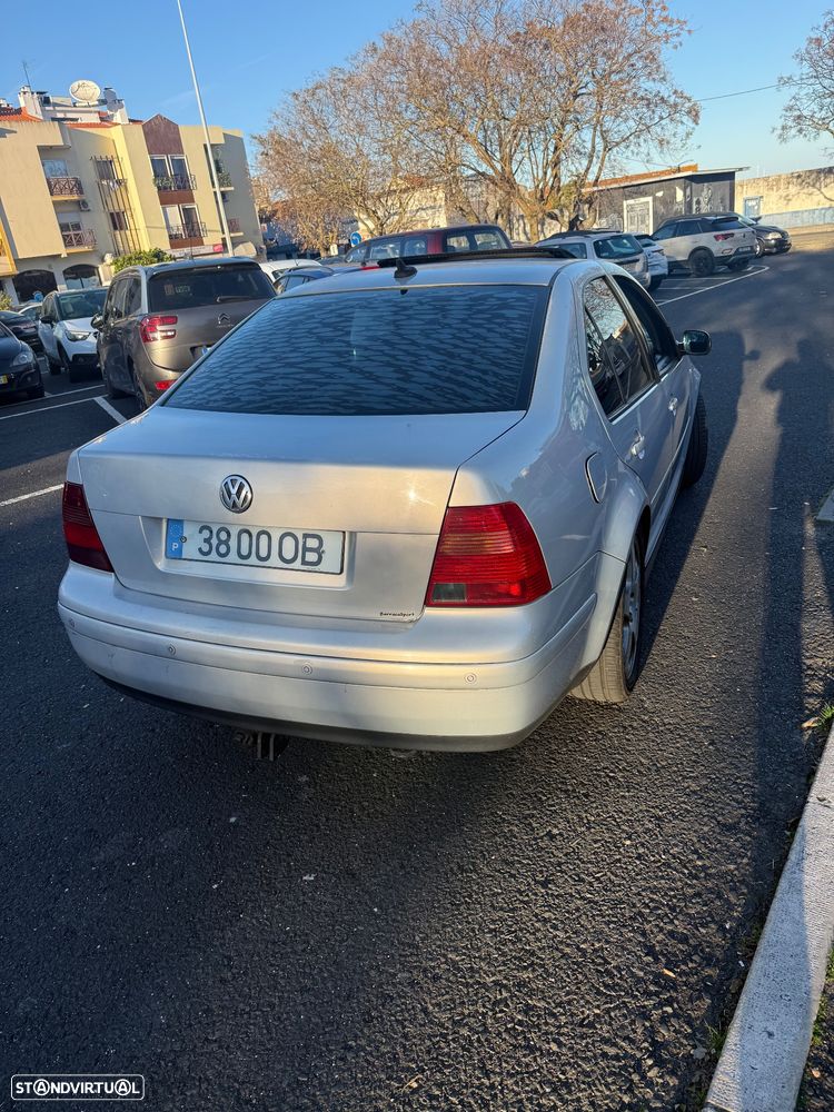 VW Bora 1.9 TDi Highline - 3