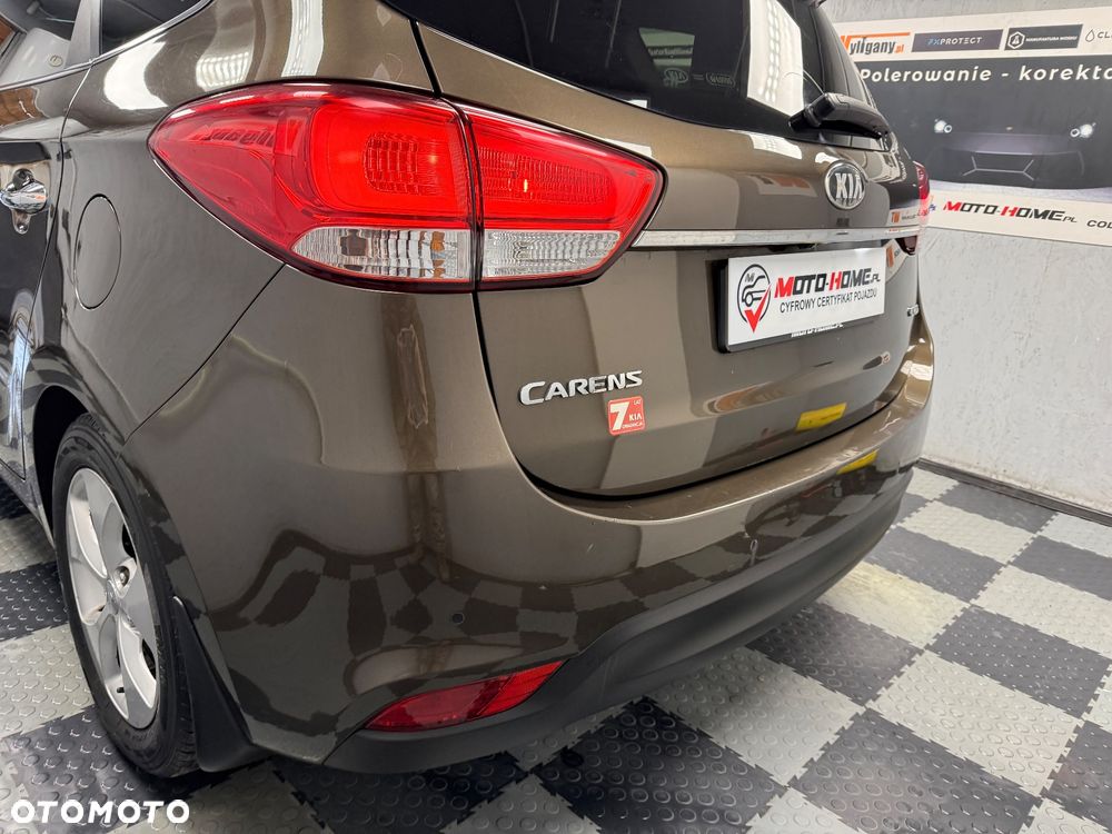 Kia Carens - 23