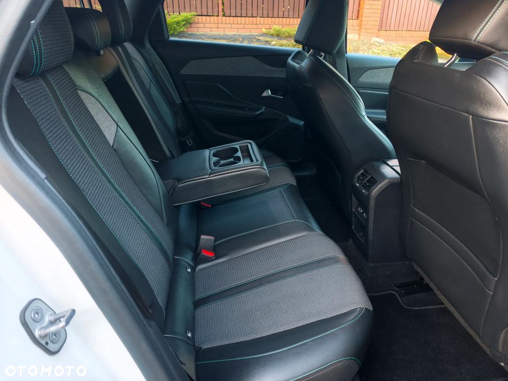Peugeot 308 BlueHDi 130 EAT8 Stop & Start GT - 25