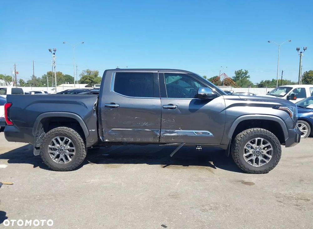 Toyota Tundra - 5