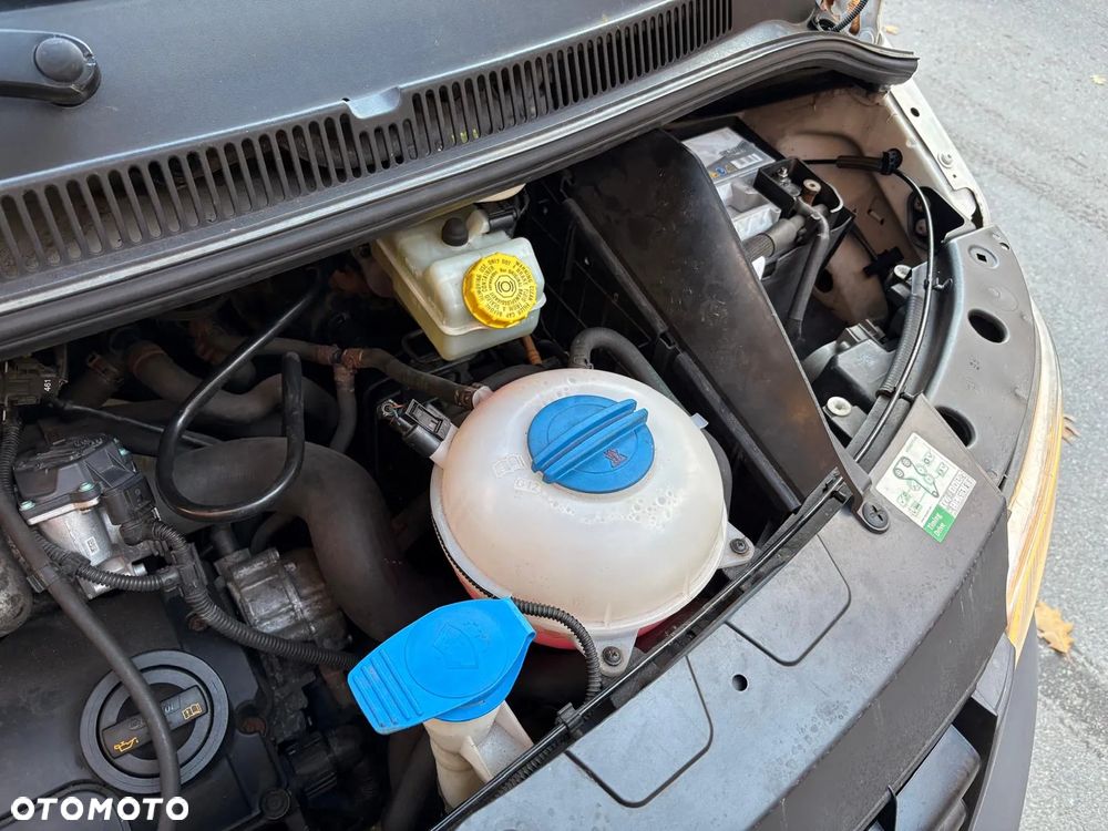 Volkswagen Transporter T5 TDI L2H1 - 12