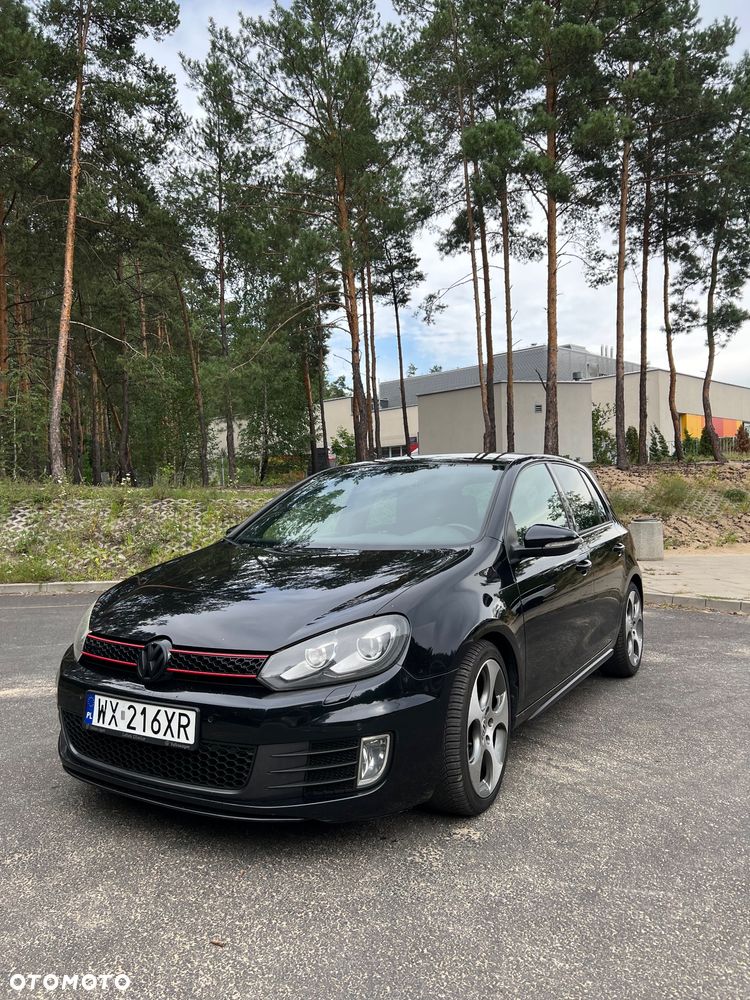Volkswagen Golf - 1