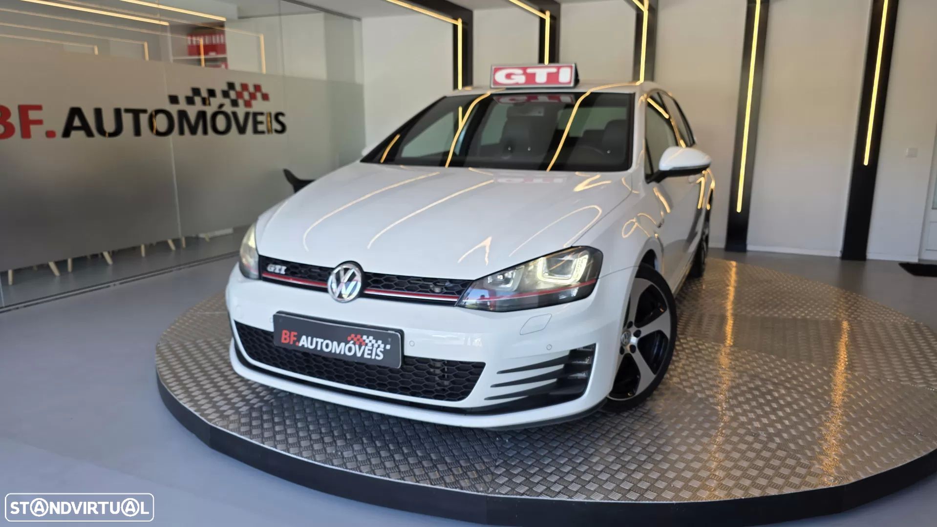 VW Golf 2.0 TSi GTi DSG Performance - 1