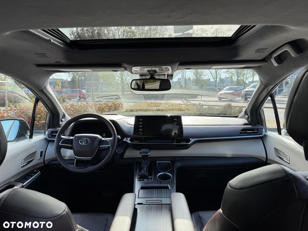 Toyota Sienna - 16