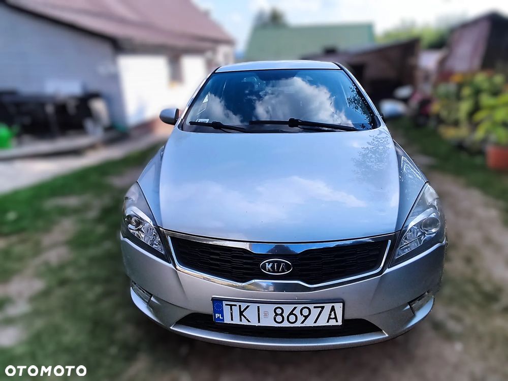 Kia Ceed - 13