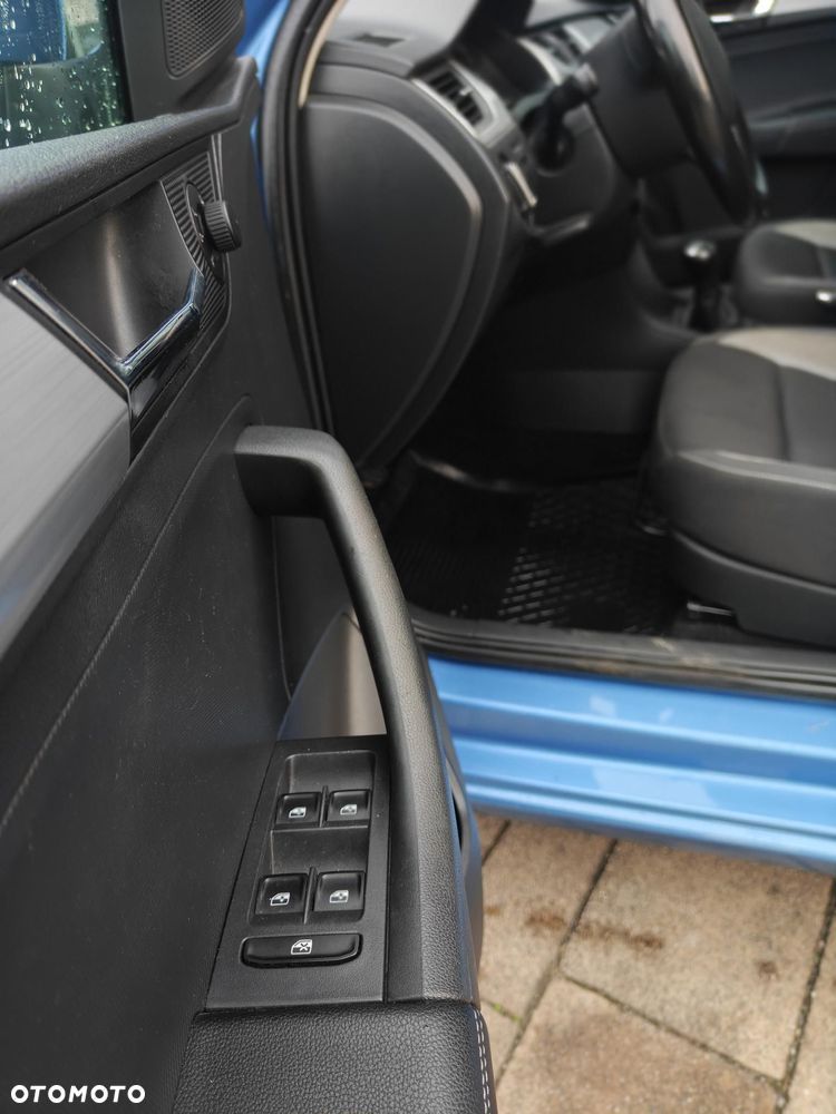 Skoda RAPID - 12