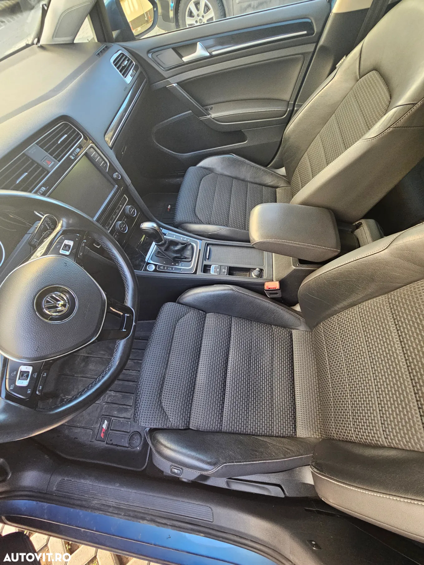 Volkswagen Golf 2.0 TDI DPF BMT DSG Highline - 11