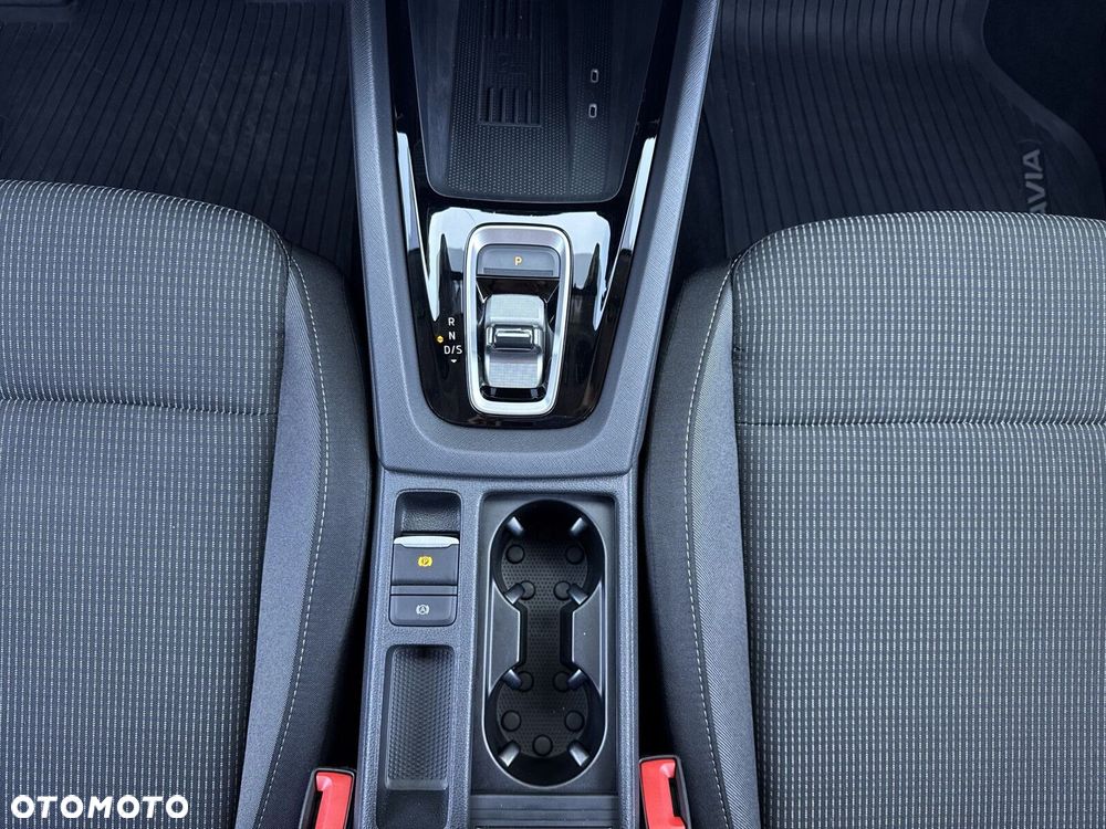 Skoda Octavia 1.5 TSI mHEV Selection DSG - 17