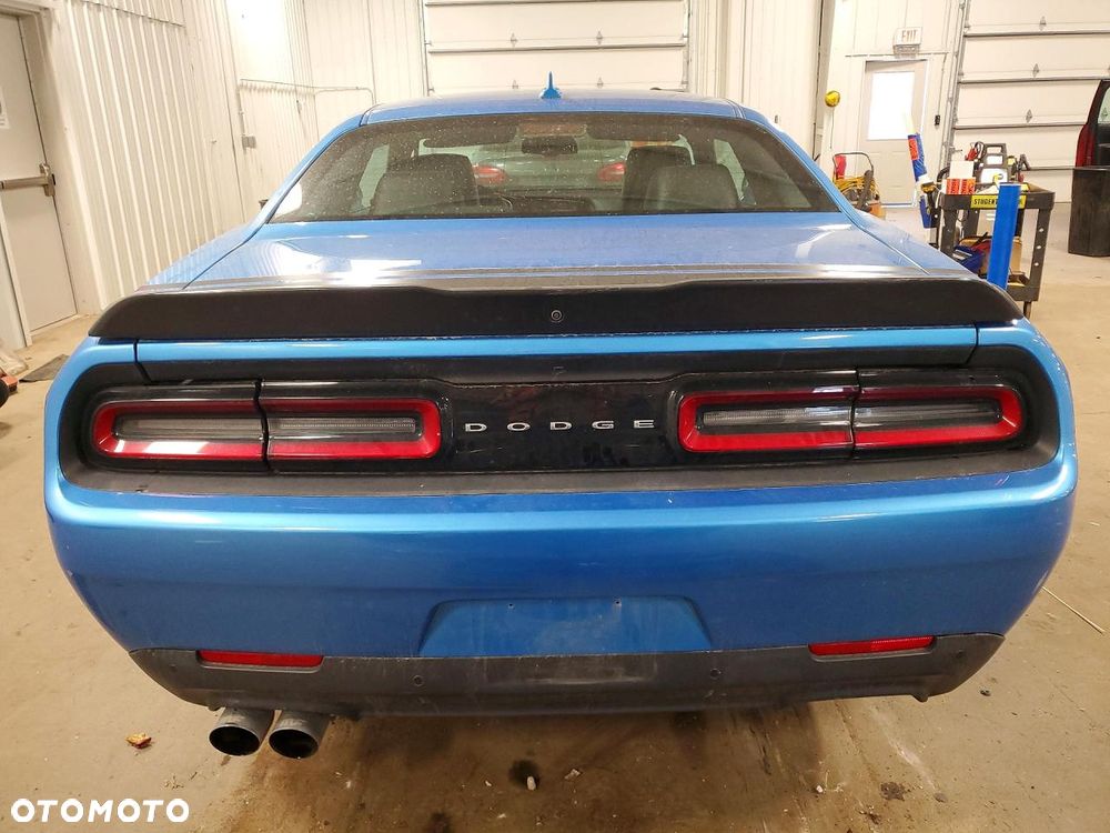 Dodge Challenger - 7