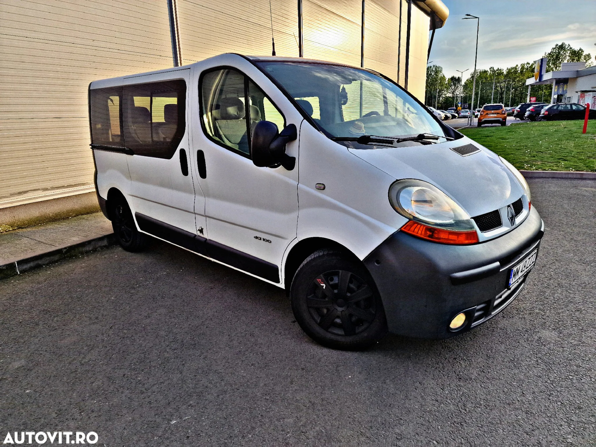 Renault Trafic 1.9 dCi L2H1 - 3