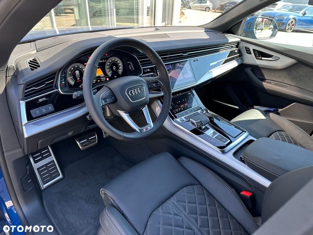 Audi Q8 - 12