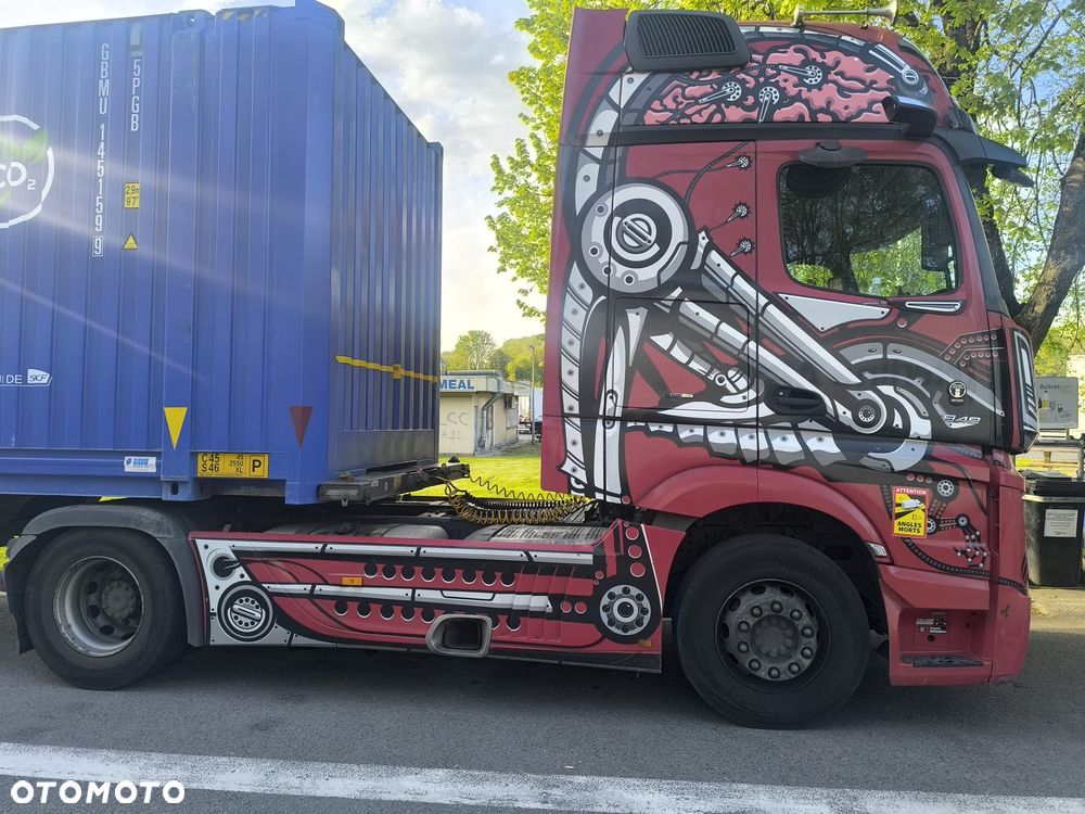 Mercedes-Benz Actros - 2