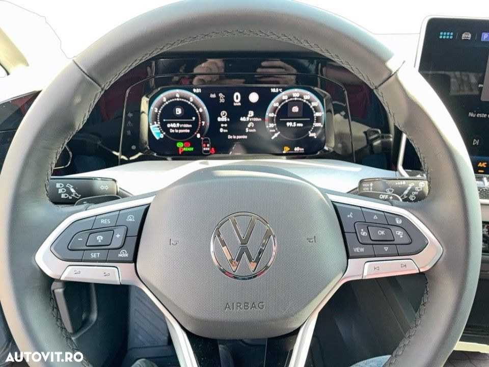 Volkswagen Golf - 6