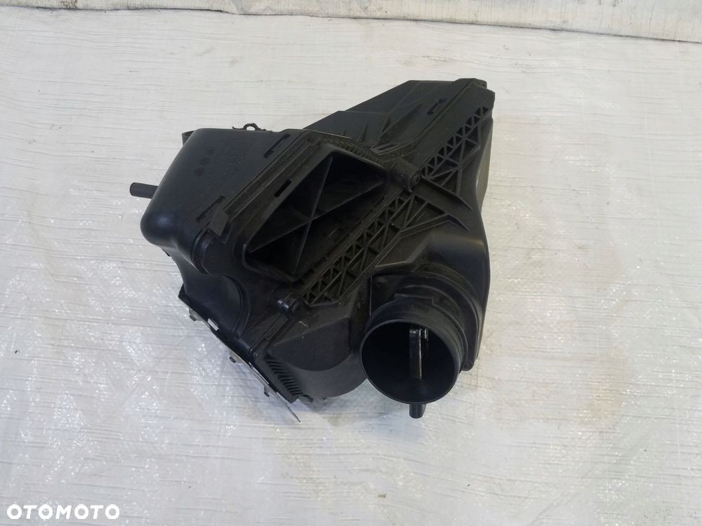 obudowa filtra powietrza audi a5 2.0 8r0133835f - 1