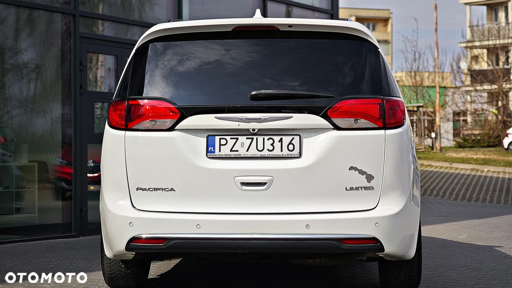 Chrysler Pacifica - 7